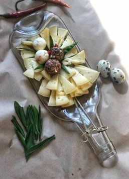 Тарелка из сплюснутой винной бутылки 1,5л. для подачи сыра, мяса, нарезок 35см Прозрачный Стекло 6203551 Украина 6203551 фото